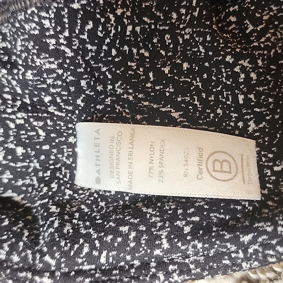 Athleta ULTIMATE STASH POCKET TEXTURED TIGHT - Picture 9 of 10